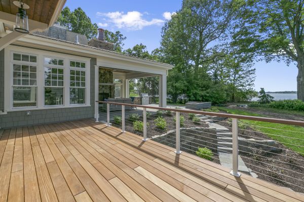 Cost of Deck Service in Seattle